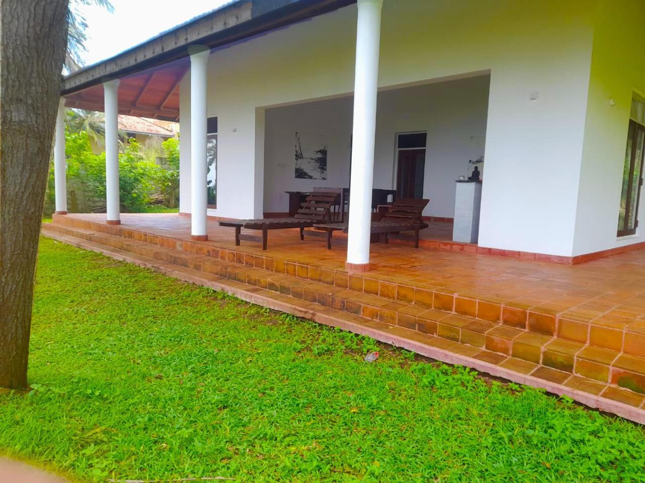 Bluewind Resort Tangalle Exterior photo