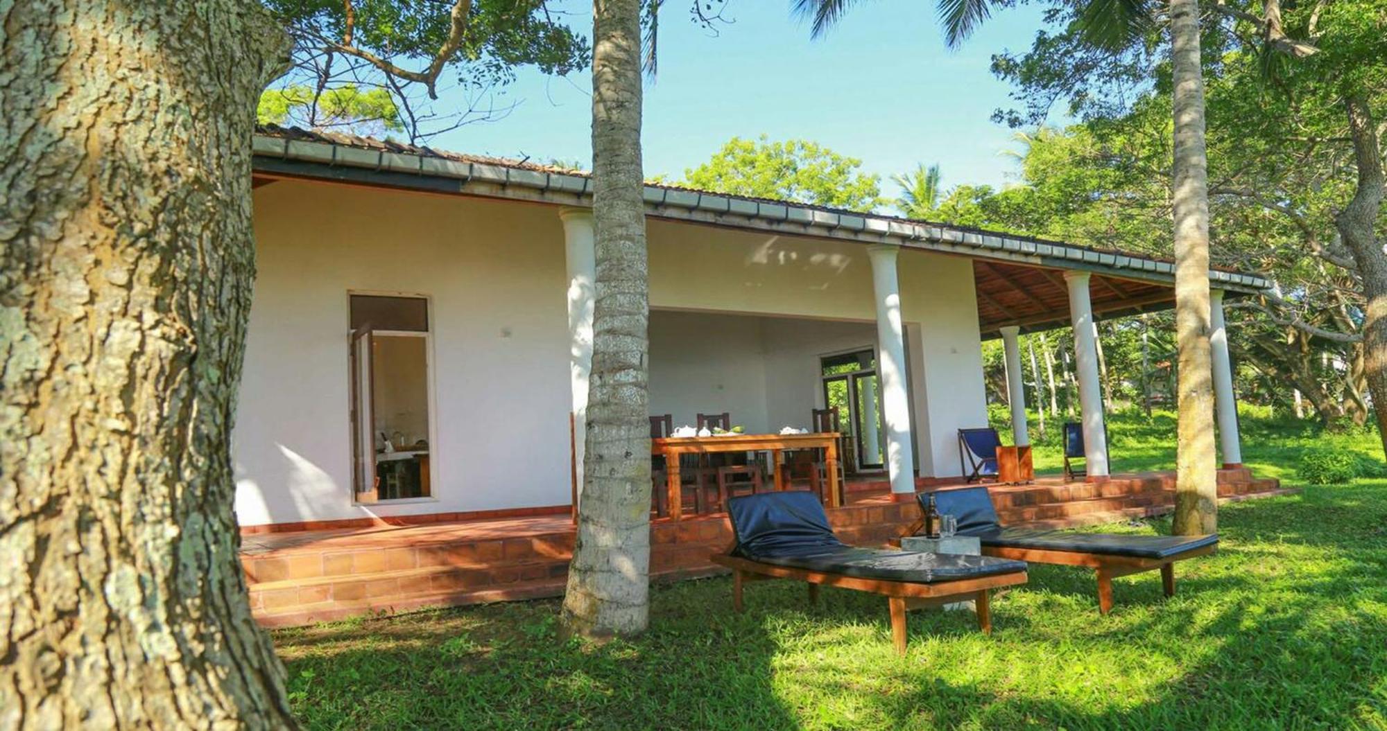 Bluewind Resort Tangalle Exterior photo